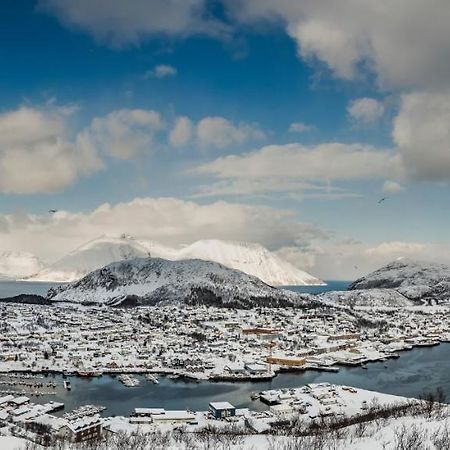Pa Hjornet Gjestehus Skjervoy Exterior foto